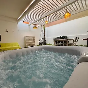 apt-la-casa-azul-jacuzzi-clima-netflix.sicilyhotelsitaly.net/